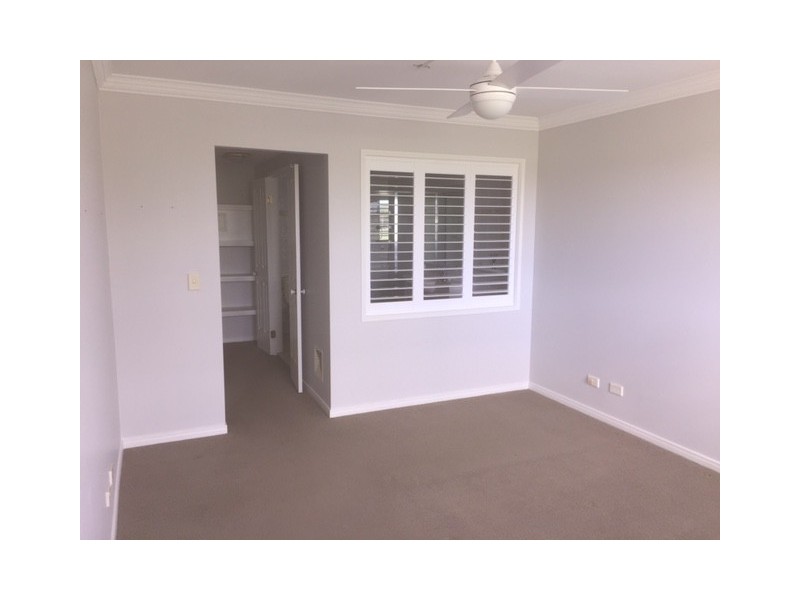 16/82-86 Limetree Parade, Runaway Bay QLD 4216