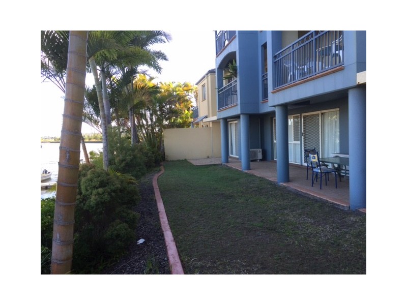 16/82-86 Limetree Parade, Runaway Bay QLD 4216
