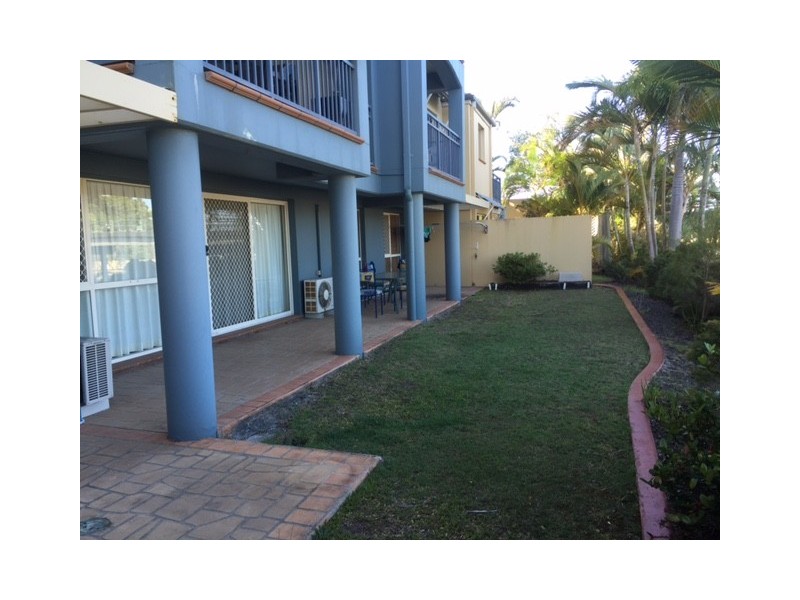 16/82-86 Limetree Parade, Runaway Bay QLD 4216