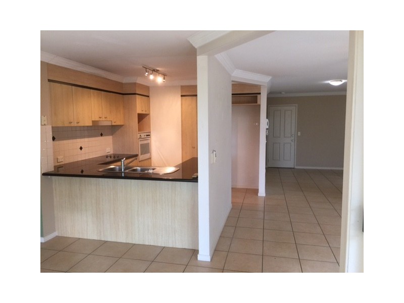 16/82-86 Limetree Parade, Runaway Bay QLD 4216