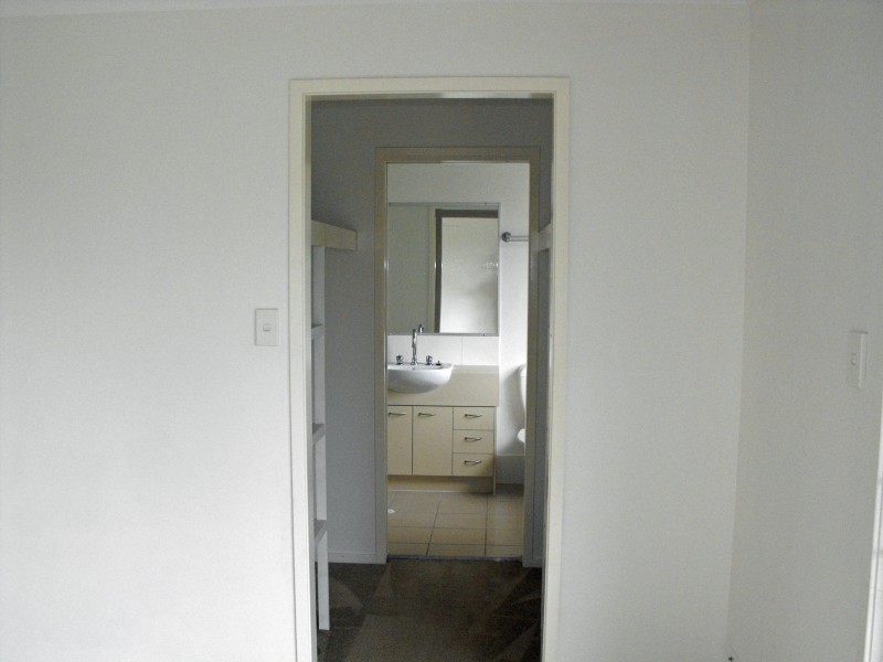 16 6-32 University Drive, Meadowbrook QLD 4131