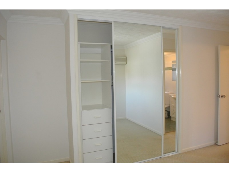 15 Dansie Street, Greenslopes QLD 4120