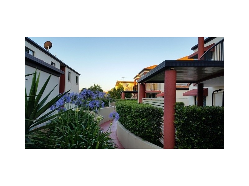 15 Dansie Street, Greenslopes QLD 4120