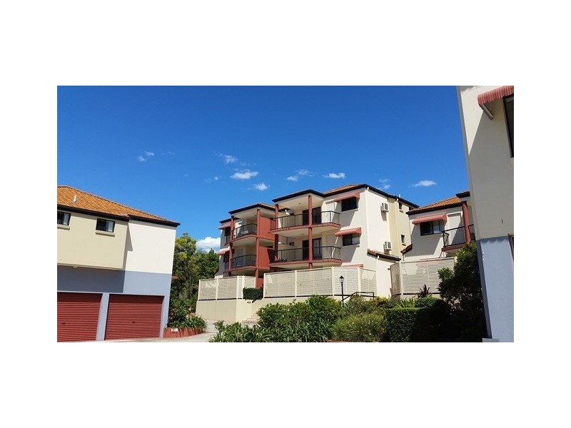 15 Dansie Street, Greenslopes QLD 4120