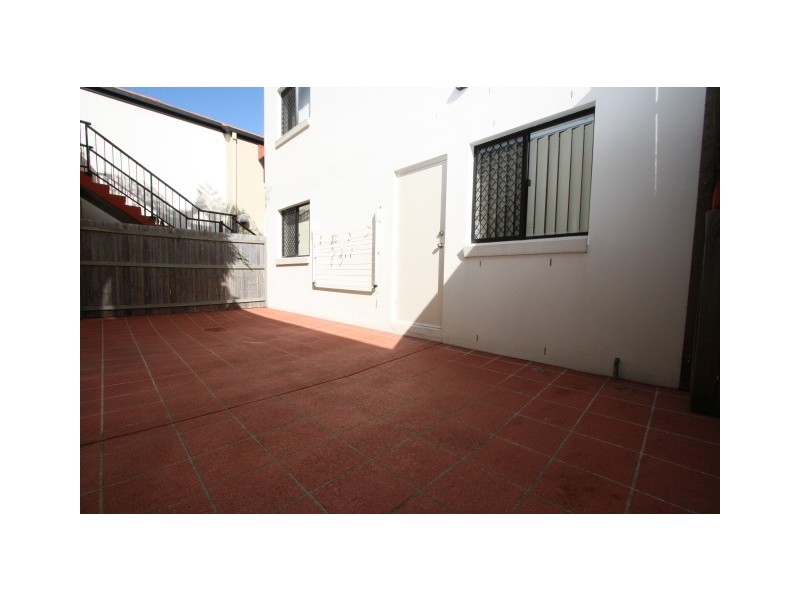 15 Dansie Street, Greenslopes QLD 4120