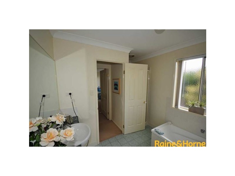 10 Chapman Place, Oxley QLD 4075