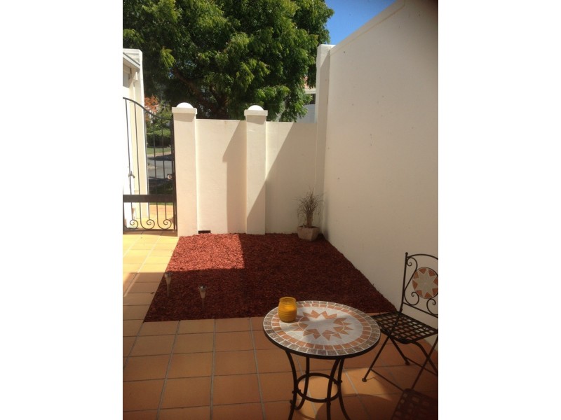 Hope Island QLD 4212