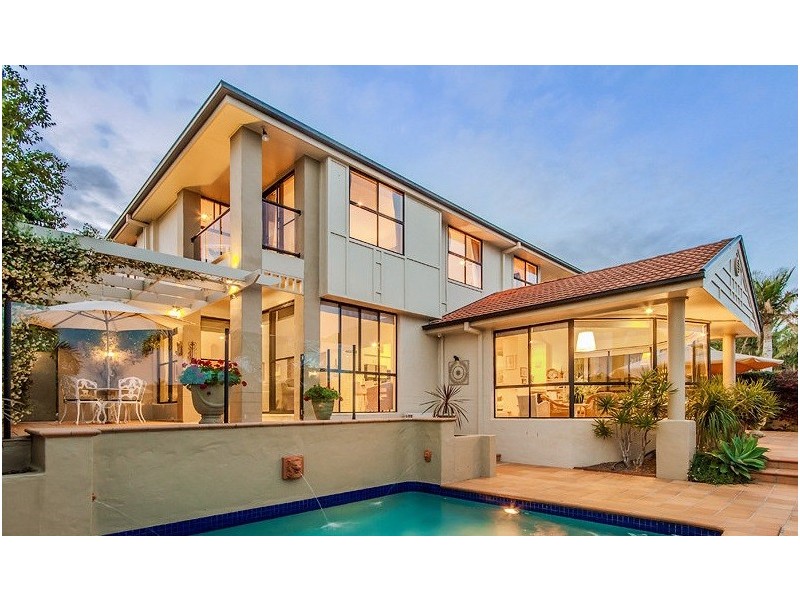 10 Staysail Crescent, Clear Island Waters QLD 4226