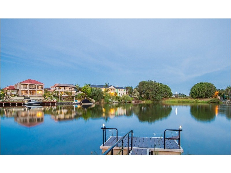 10 Staysail Crescent, Clear Island Waters QLD 4226