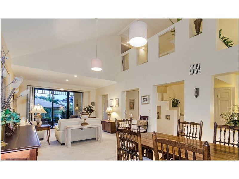 10 Staysail Crescent, Clear Island Waters QLD 4226