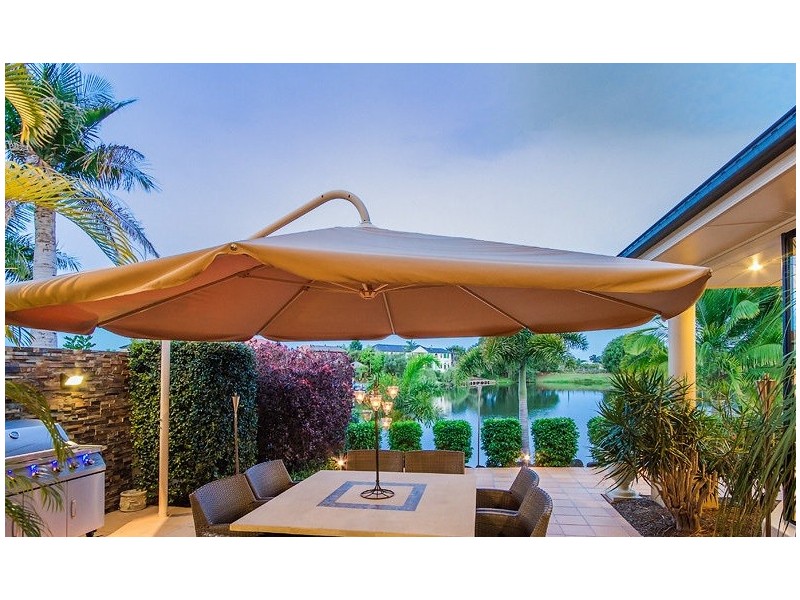 10 Staysail Crescent, Clear Island Waters QLD 4226