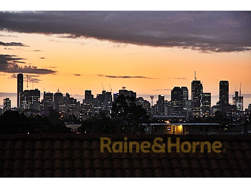 15 Dansie Street, Greenslopes QLD 4120