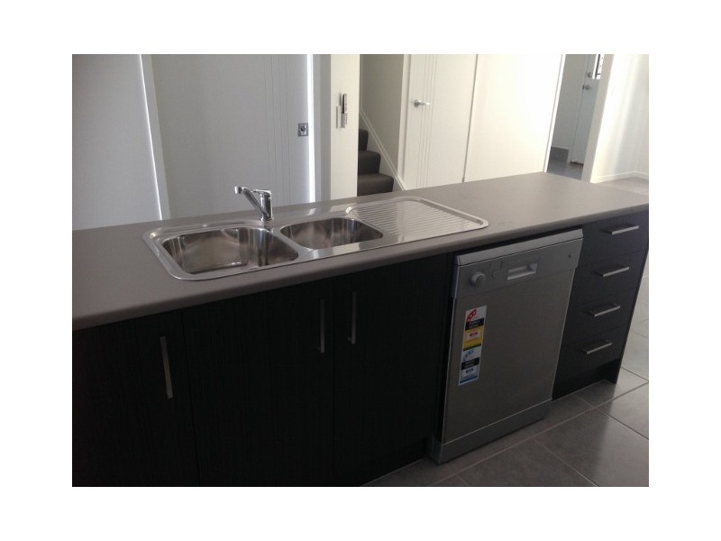 27/15 ASHLEY COURT, Kallangur QLD 4503