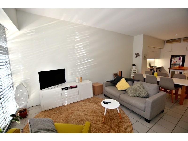 38-02 Skyring Tce, Teneriffe QLD 4005