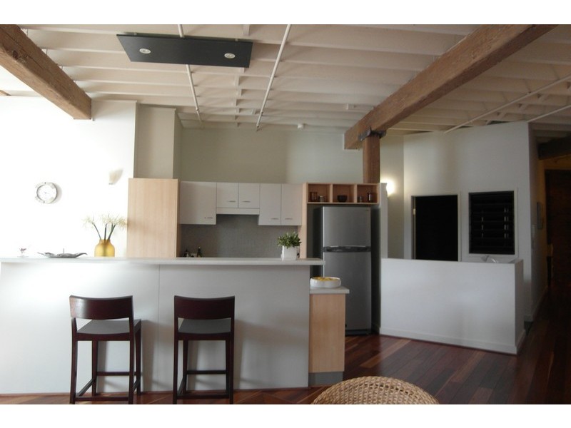 54 -i- Vernon Tce, Teneriffe QLD 4005