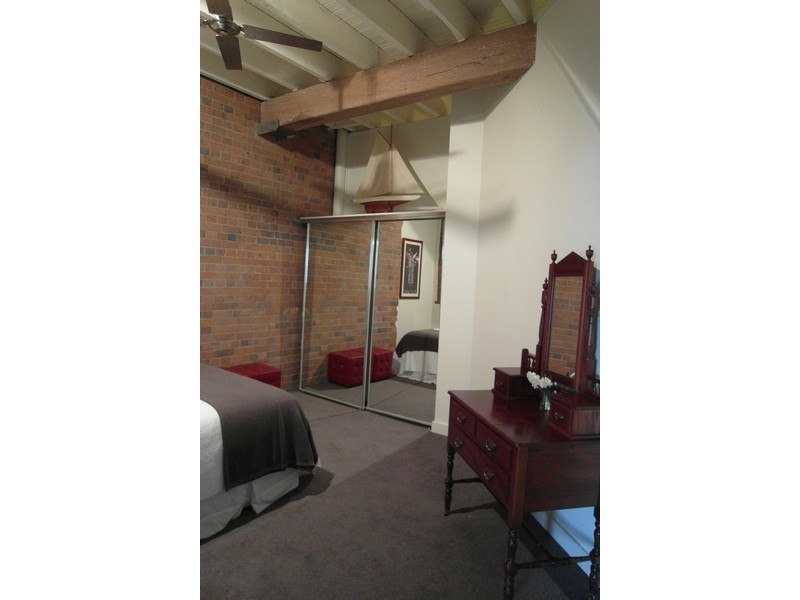 54 -i- Vernon Tce, Teneriffe QLD 4005