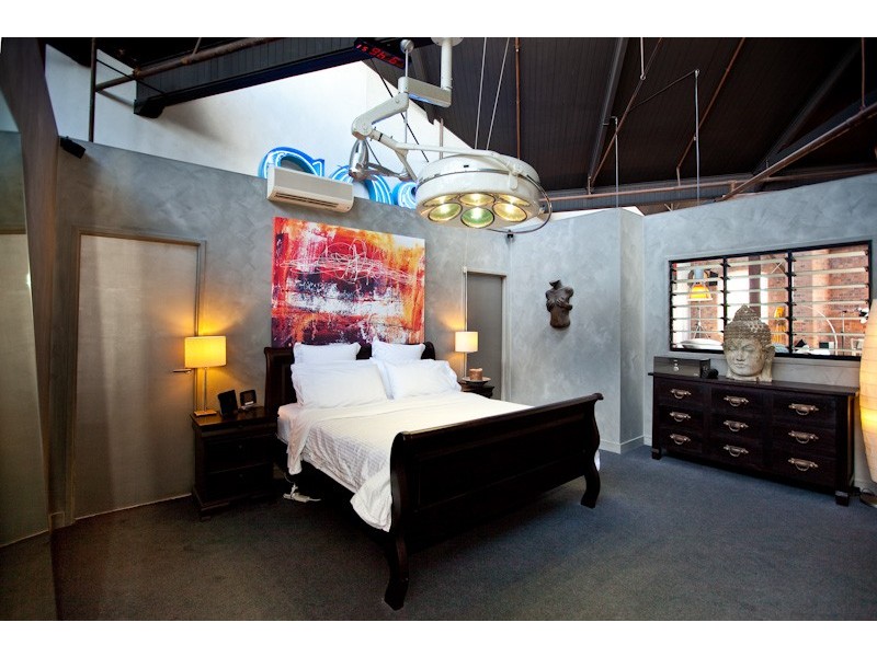 54 N- Vernon Tce, Teneriffe QLD 4005