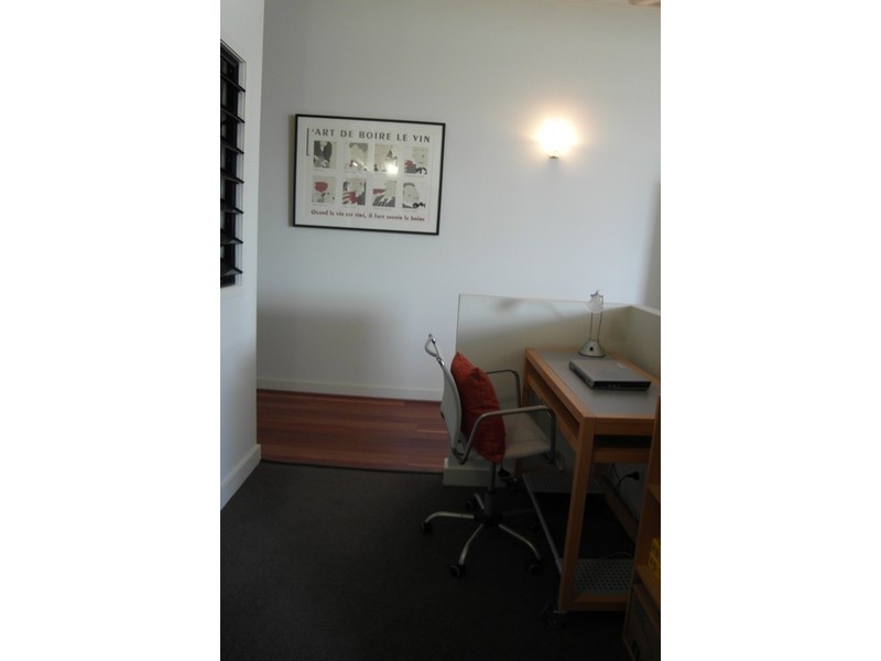 54 I- Vernon Tce, Teneriffe QLD 4005