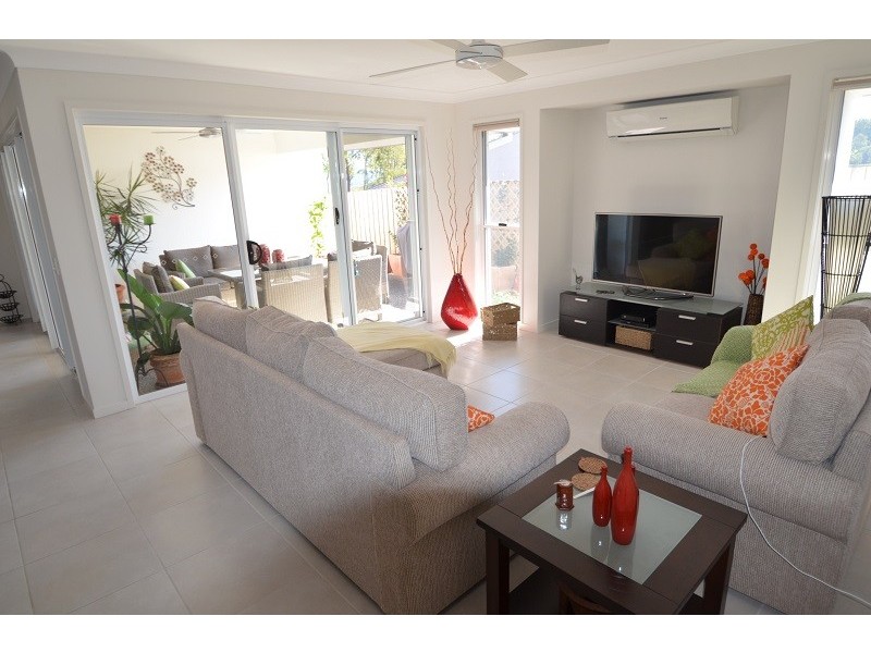 1/4 Worchester Tce, Reedy Creek QLD 4227