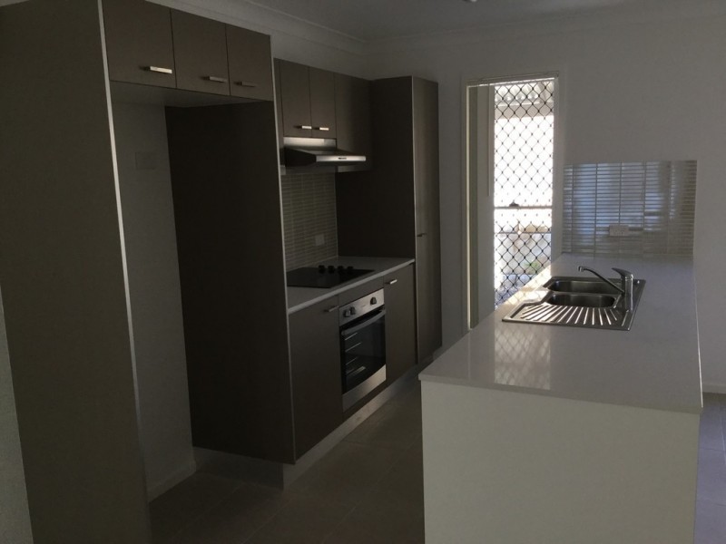 a/75 Gordon Rd, Redland Bay QLD 4165