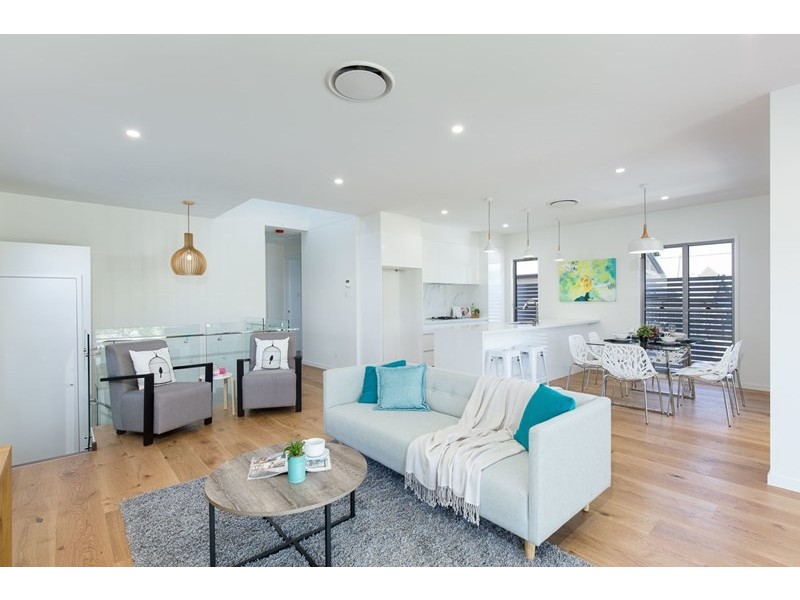 70 Riding Road, Hawthorne QLD 4171