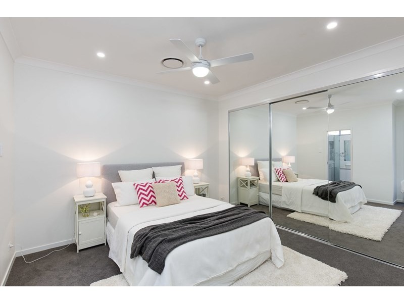 70 Riding Road, Hawthorne QLD 4171