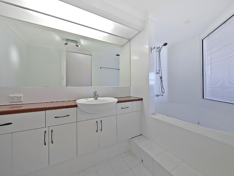 3/78 CAIRNS STREET, Kangaroo Point QLD 4169