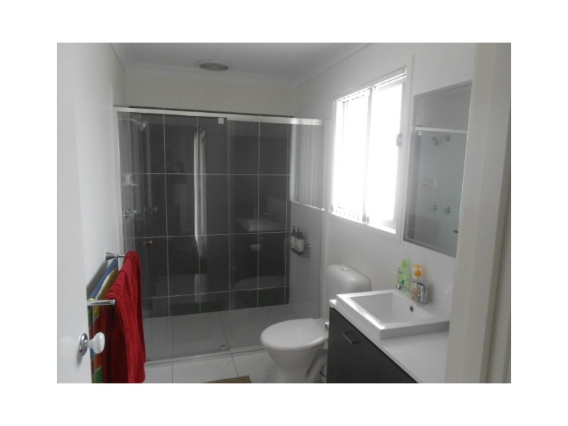 1 Gumview Street, Albany Creek QLD 4035