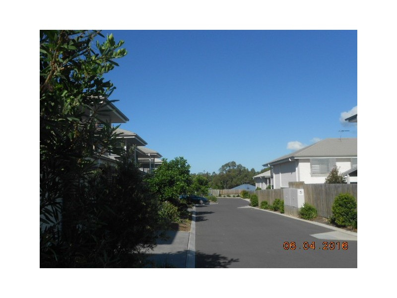 1 Gumview Street, Albany Creek QLD 4035