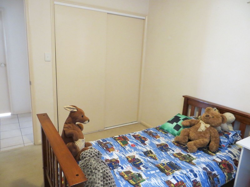 6 Bond Place, Carindale QLD 4152