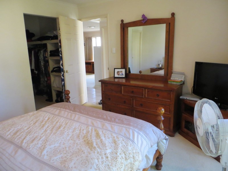 6 Bond Place, Carindale QLD 4152