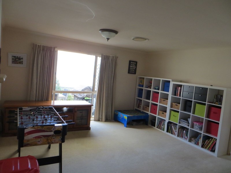 6 Bond Place, Carindale QLD 4152