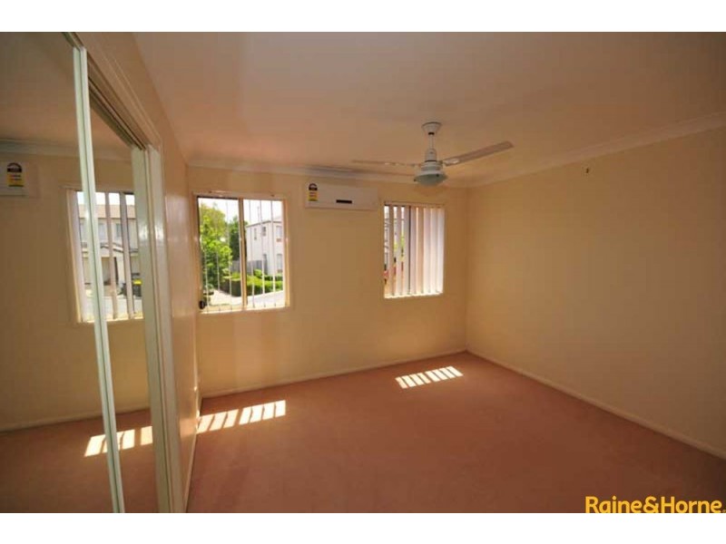 10 Chapman Place, Oxley QLD 4075