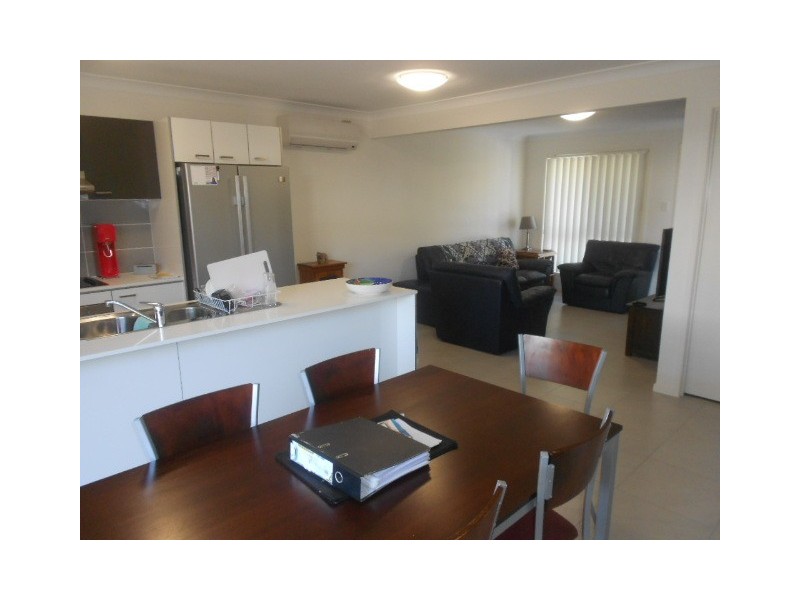21/1 gumview street, Albany Creek QLD 4035