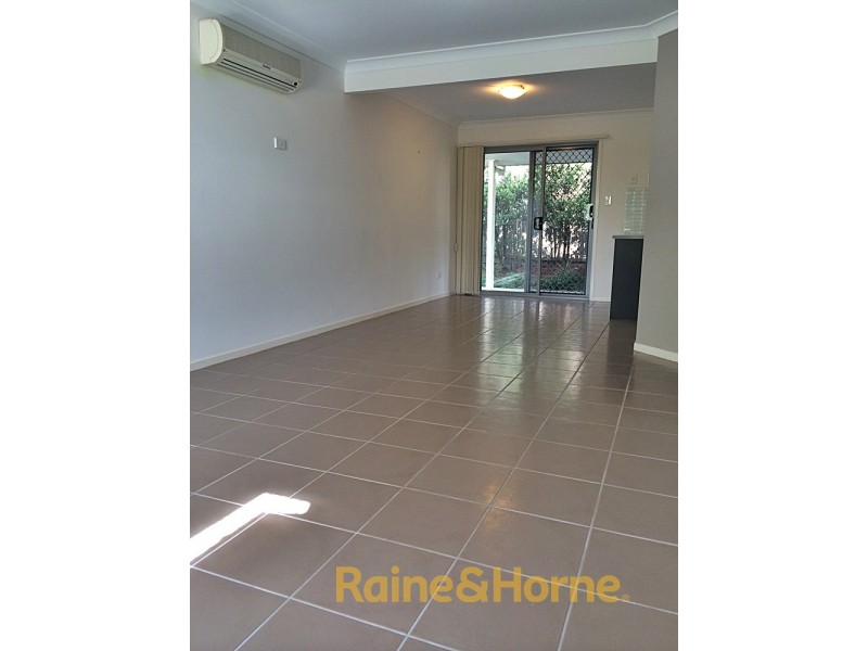 210 Government Road, Forest Lake QLD 4078