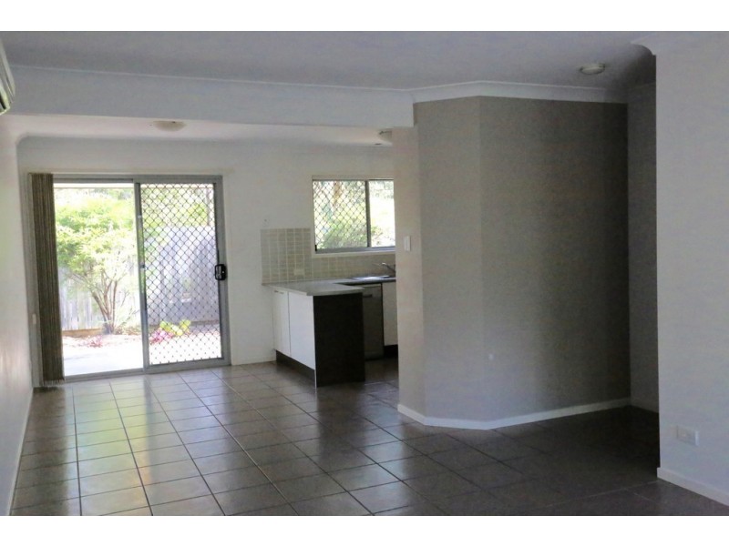 210 Government Road, Forest Lake QLD 4078