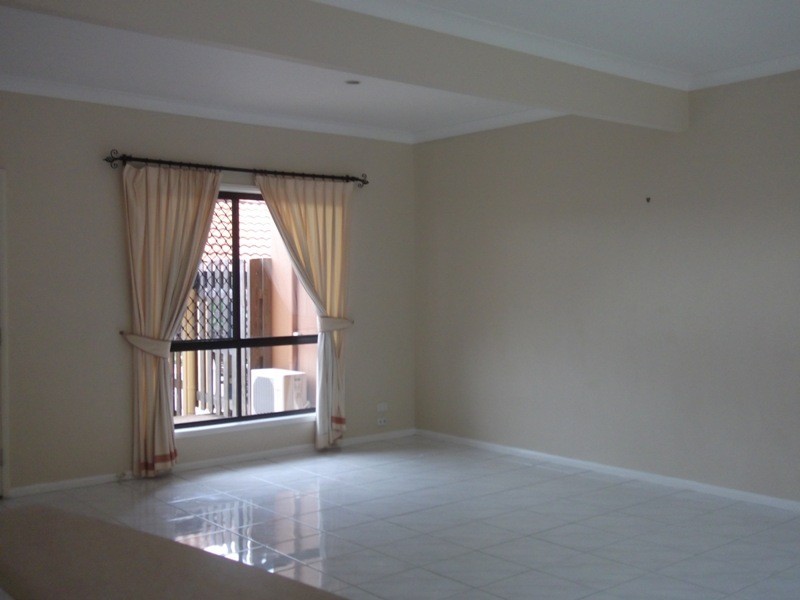 18/250 Sumners Road, Riverhills QLD 4074