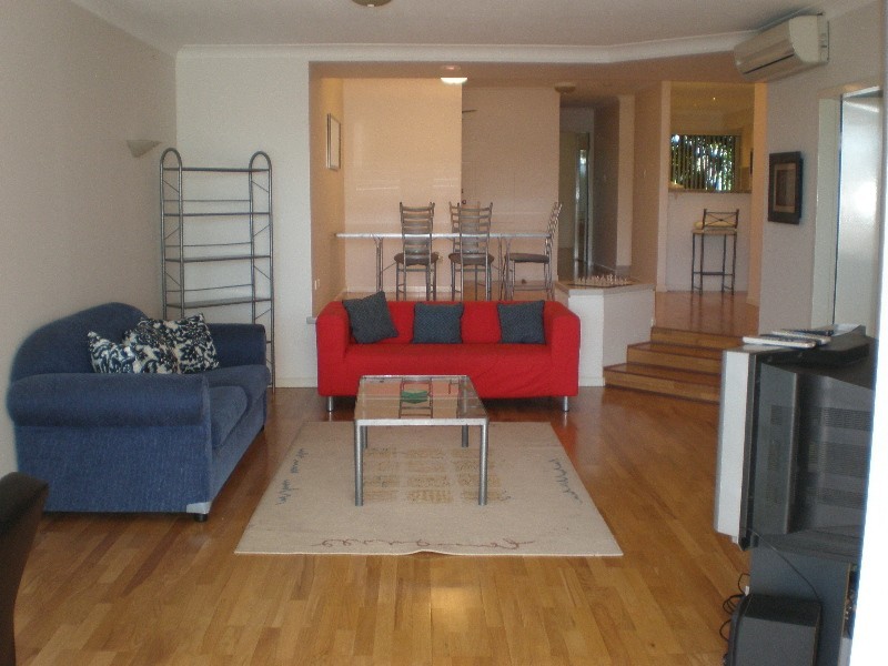 9/78 CAIRNS STREET, Kangaroo Point QLD 4169