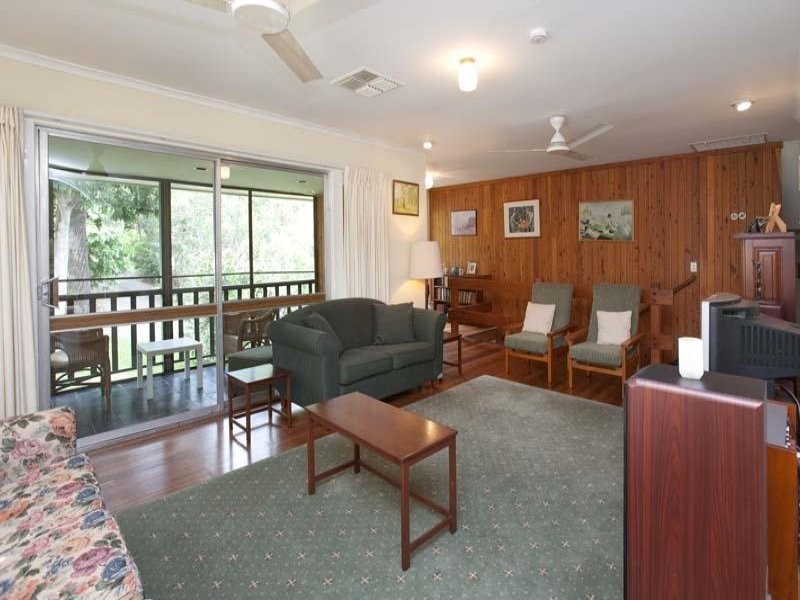 15 Fairweather St, Kenmore QLD 4069