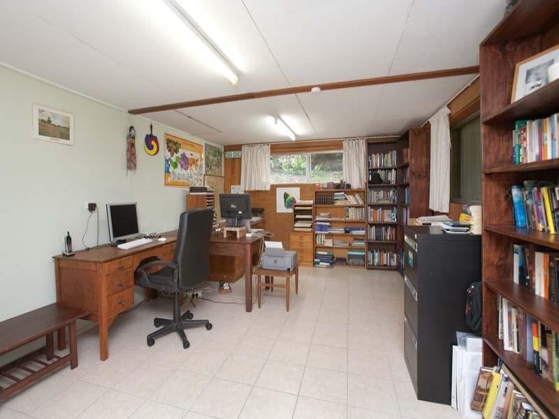 15 Fairweather St, Kenmore QLD 4069