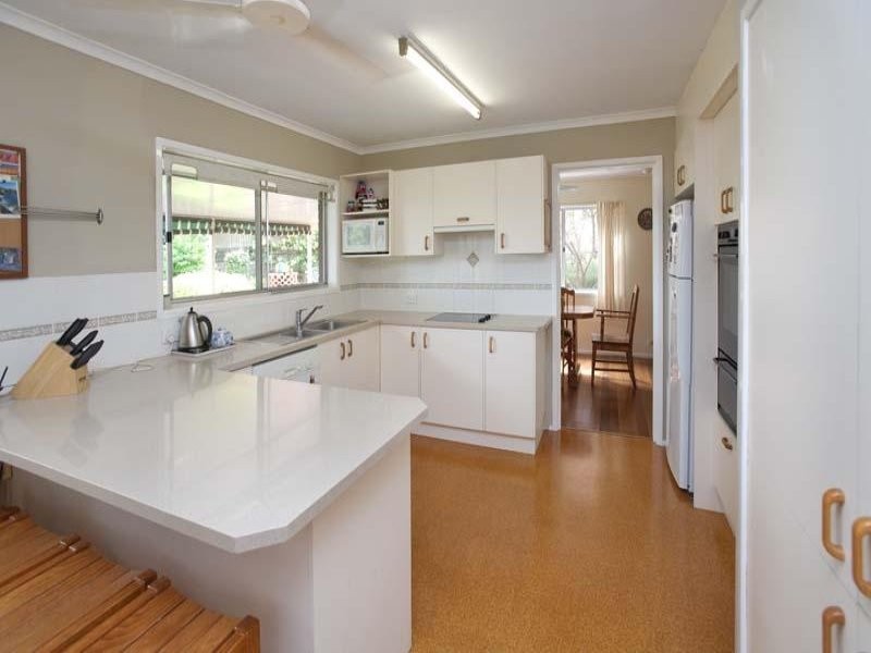 15 Fairweather St, Kenmore QLD 4069