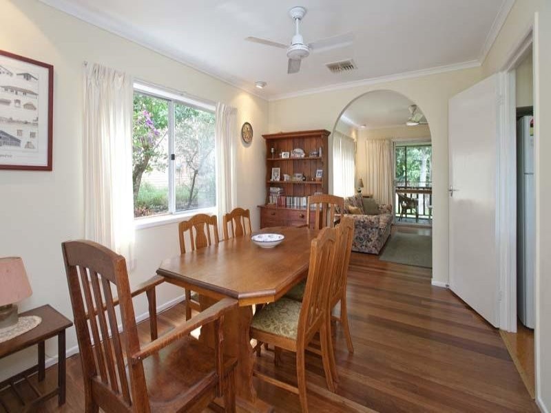 15 Fairweather St, Kenmore QLD 4069