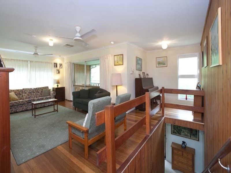 15 Fairweather St, Kenmore QLD 4069