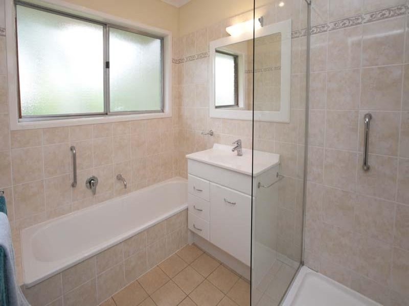 15 Fairweather St, Kenmore QLD 4069