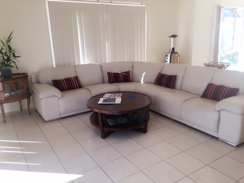 Mount Ommaney QLD 4074