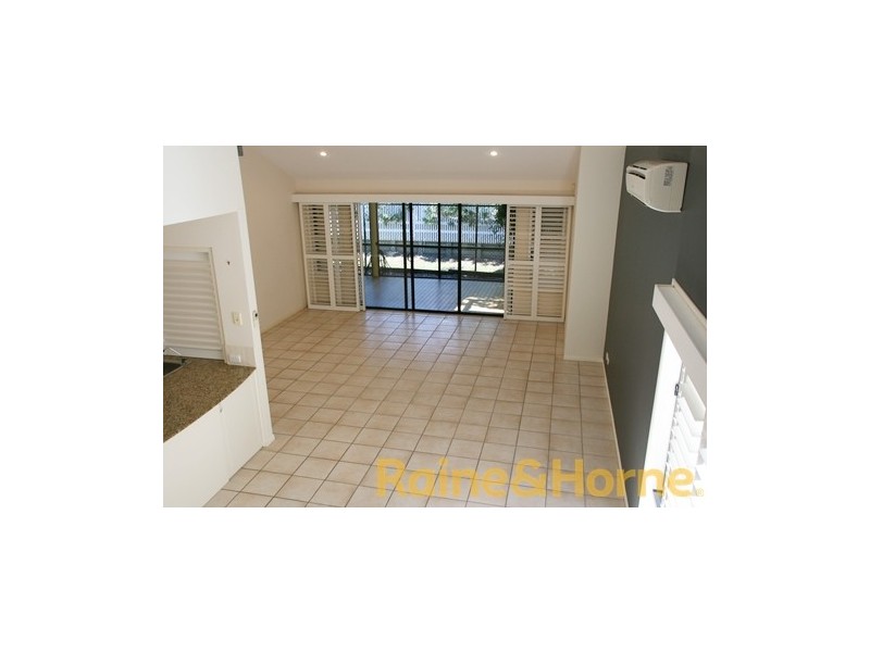 33/38-56 Caseys Road, Hope Island QLD 4212