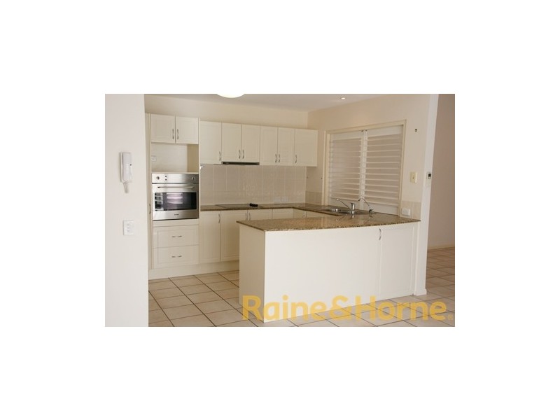 33/38-56 Caseys Road, Hope Island QLD 4212