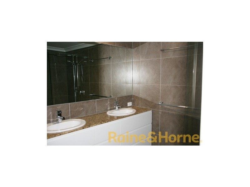 33/38-56 Caseys Road, Hope Island QLD 4212