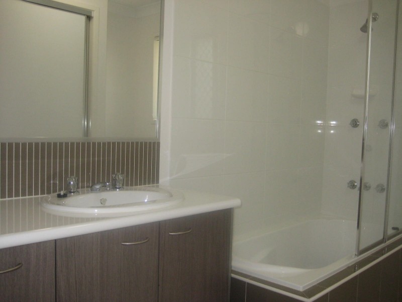 15 / 5 Cotterell Street, Kallangur QLD 4503