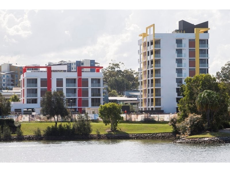 3 / 33 lakefront Crescent, Varsity Lakes QLD 4227